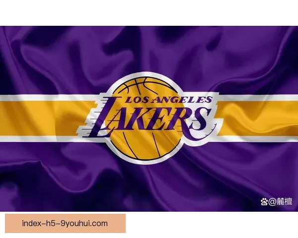 湖人队荣耀时刻壁纸展现球队风采与激情，感受篮球魅力的独特氛围
